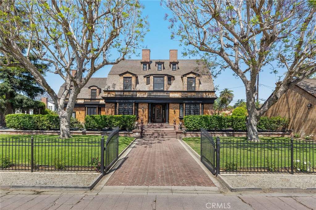 11 La Linda Drive, Long Beach, CA 90807