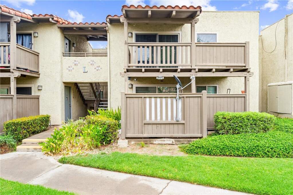 1345 Cabrillo Park Drive #L16, Santa Ana, CA 92701