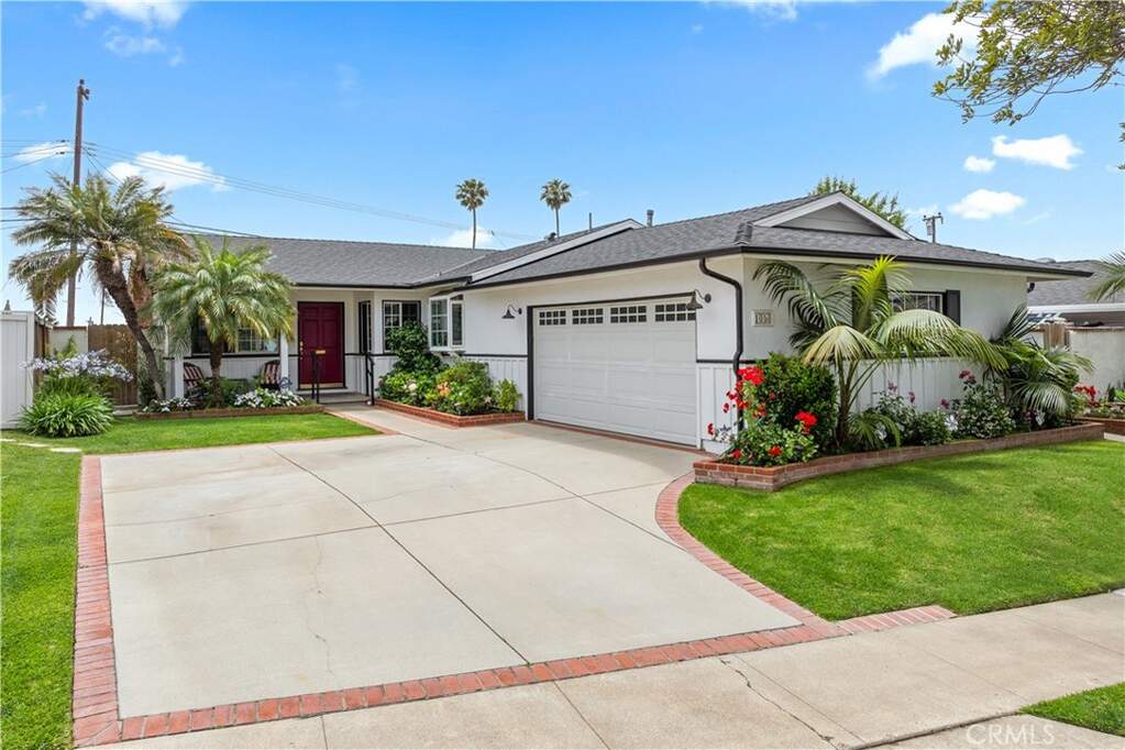 1050 Marvista Avenue, Seal Beach, CA 90740