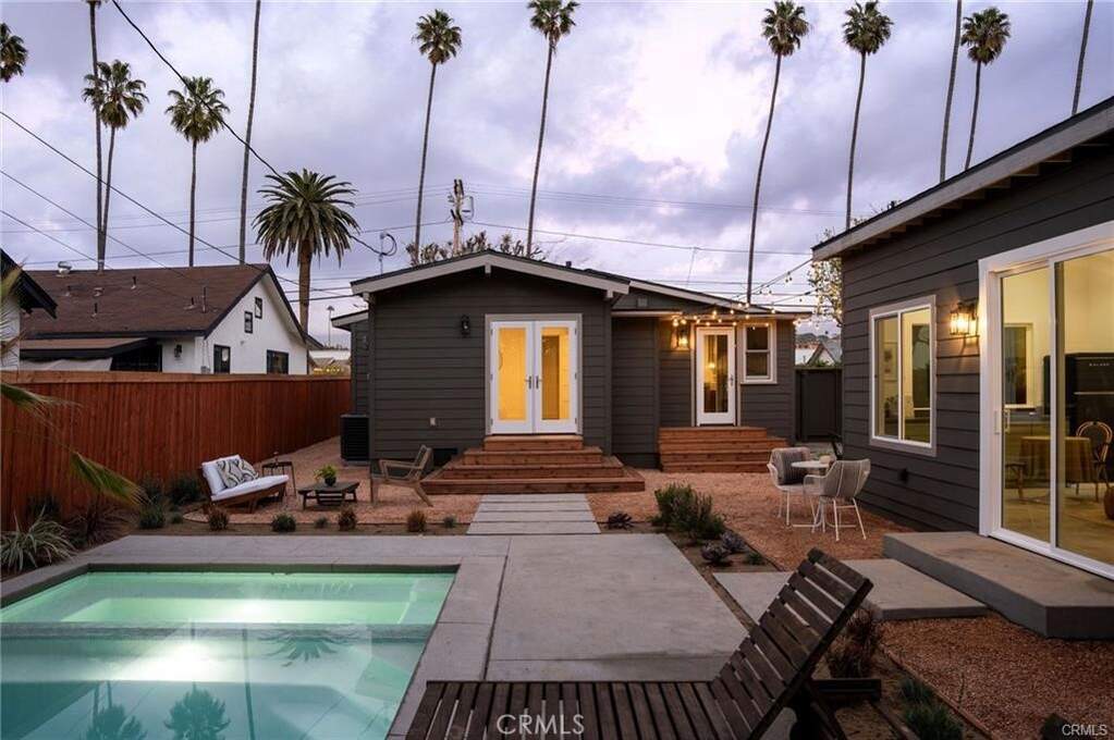 3702 Seneca Avenue, Los Angeles, CA 90039