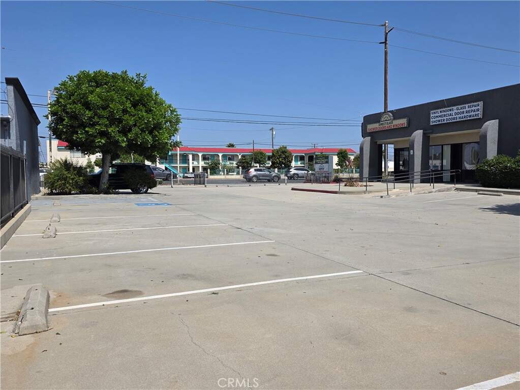10881 S Beach Blvd, Stanton, CA 90680