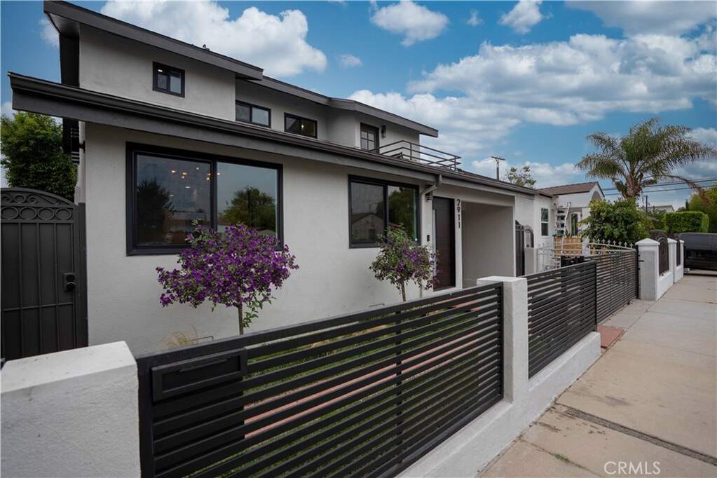2911 S Ridgeley Drive, Los Angeles, CA 90016