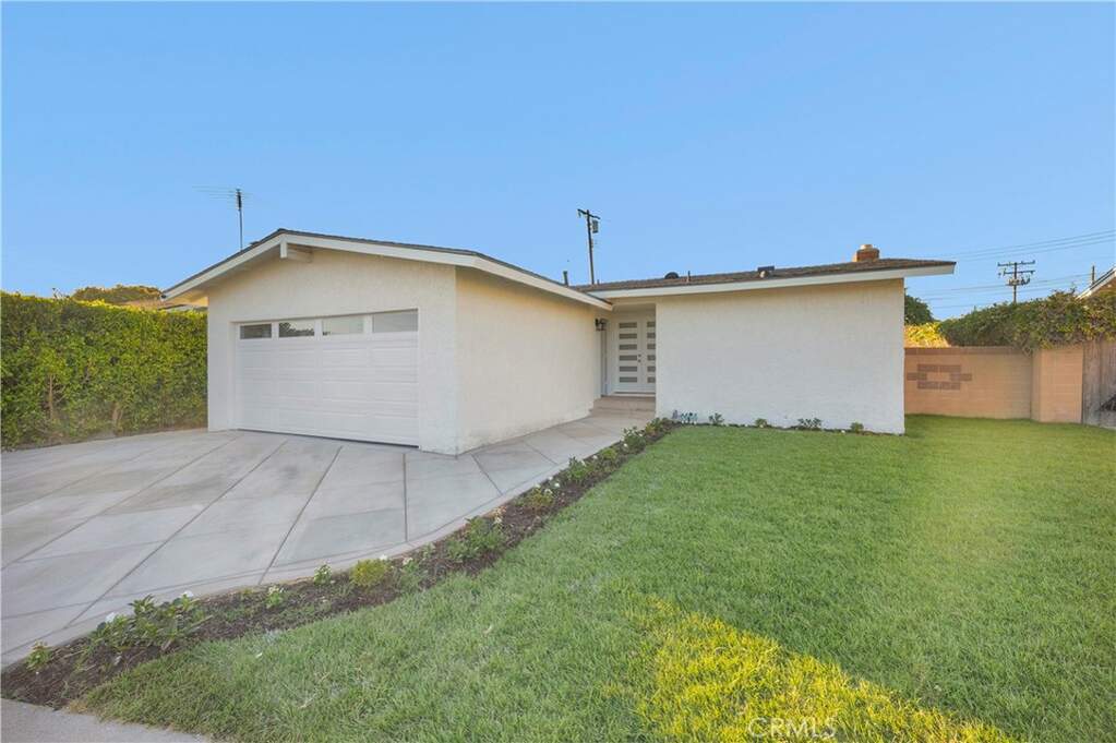 8381 E Blithedale Street, Long Beach, CA 90808
