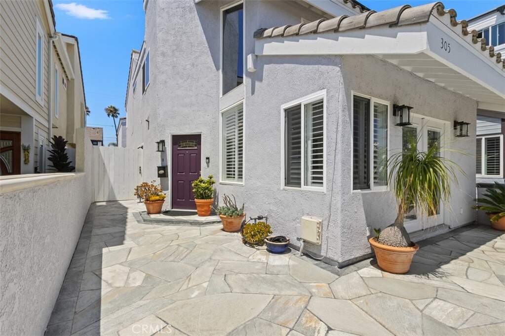 305 21st Street, Huntington Beach, CA 92648
