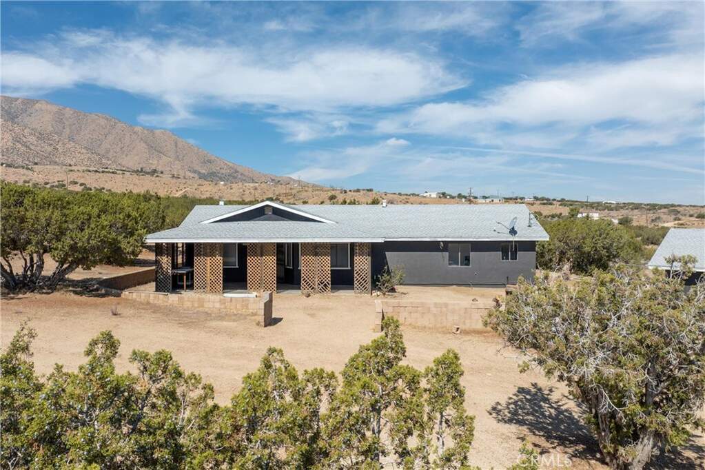 29405 123rd Street E, Pearblossom, CA 93553