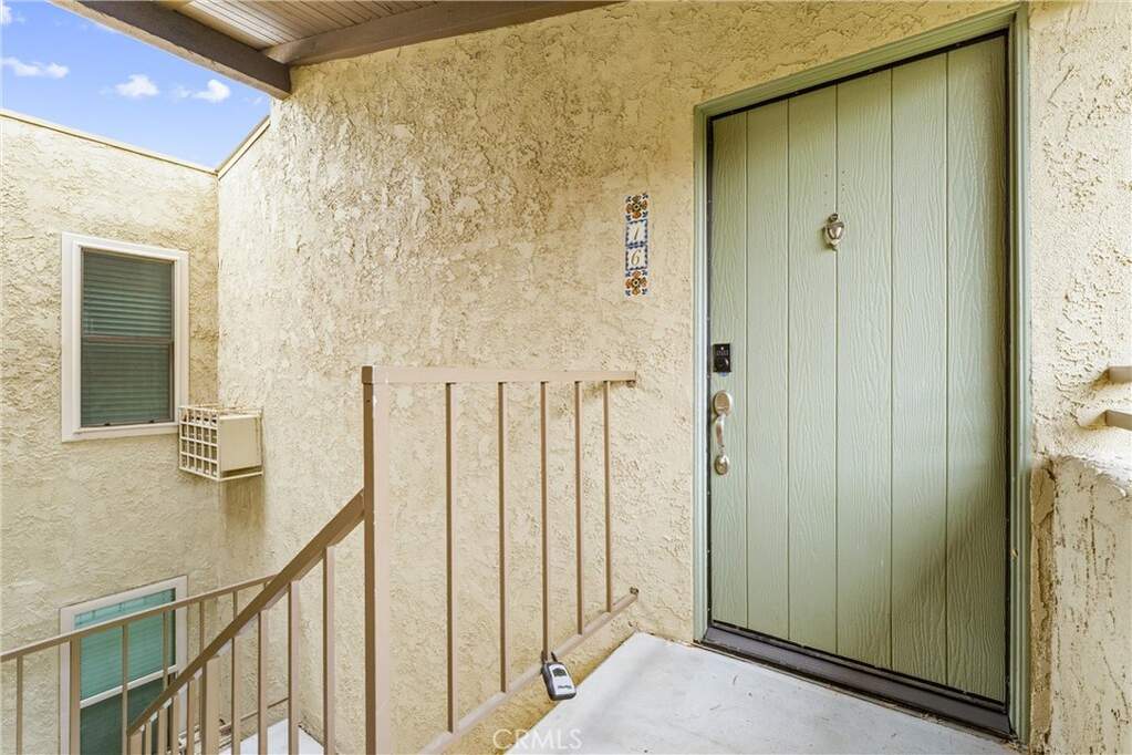 1345 Cabrillo Park Drive #L16, Santa Ana, CA 92701