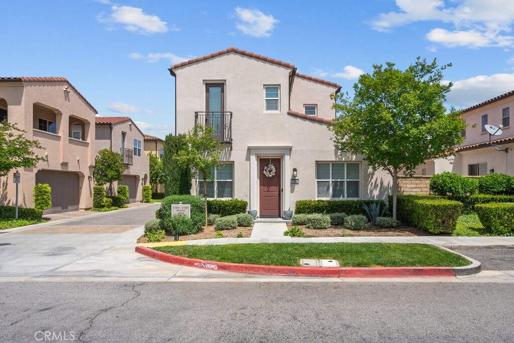 21851 Moveo Drive, Saugus, CA 91350