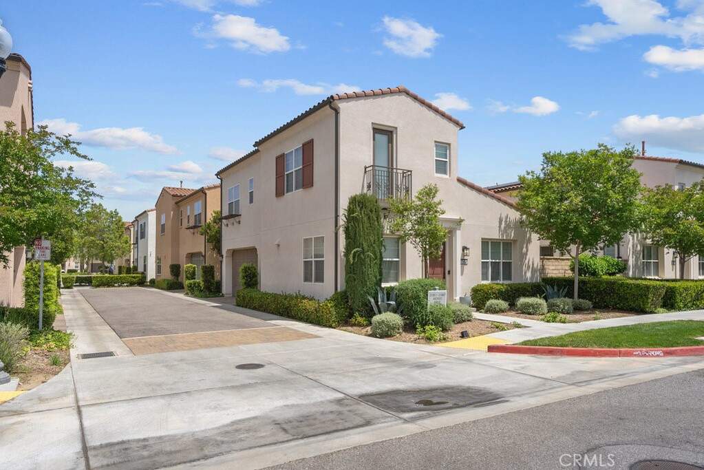 21851 Moveo Drive, Saugus, CA 91350