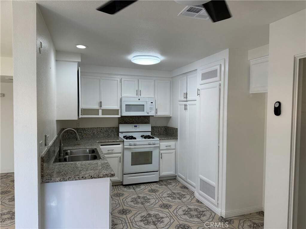 7930 Primrose Lane, Highland, CA 92346