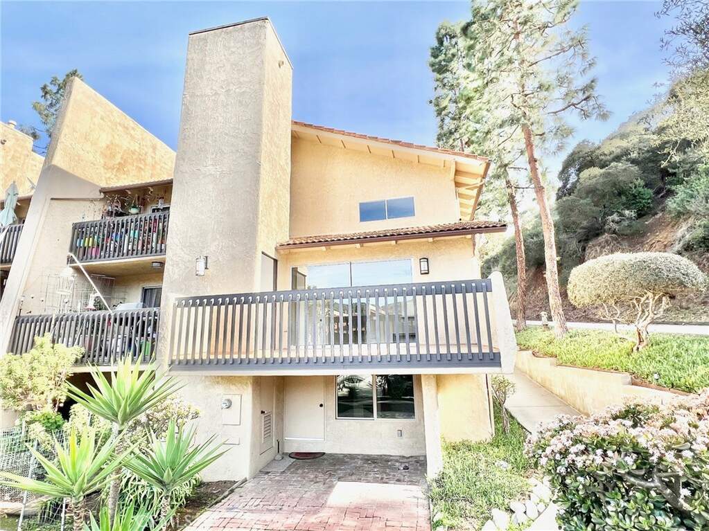 64 Avalon Terrace Road, Avalon, CA 90704