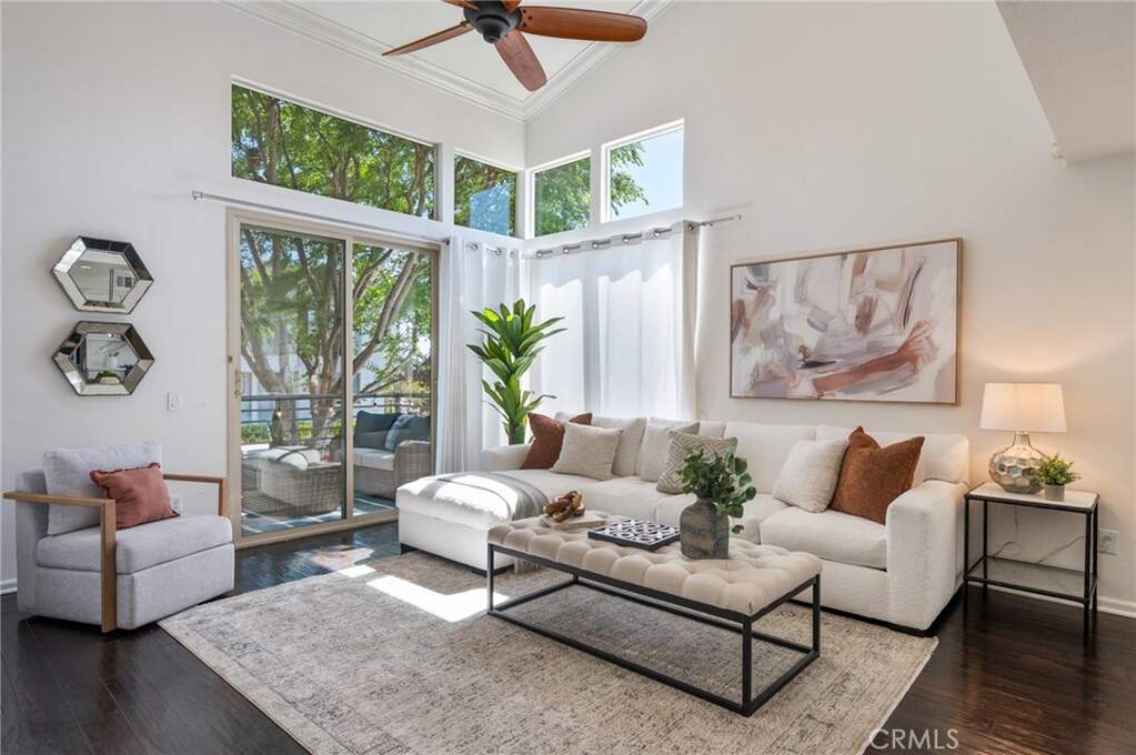 5547 Strand #101, Hawthorne, CA 90250