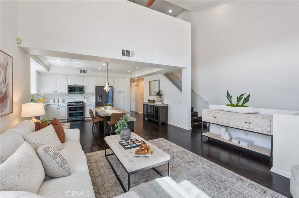 5547 Strand #101, Hawthorne, CA 90250