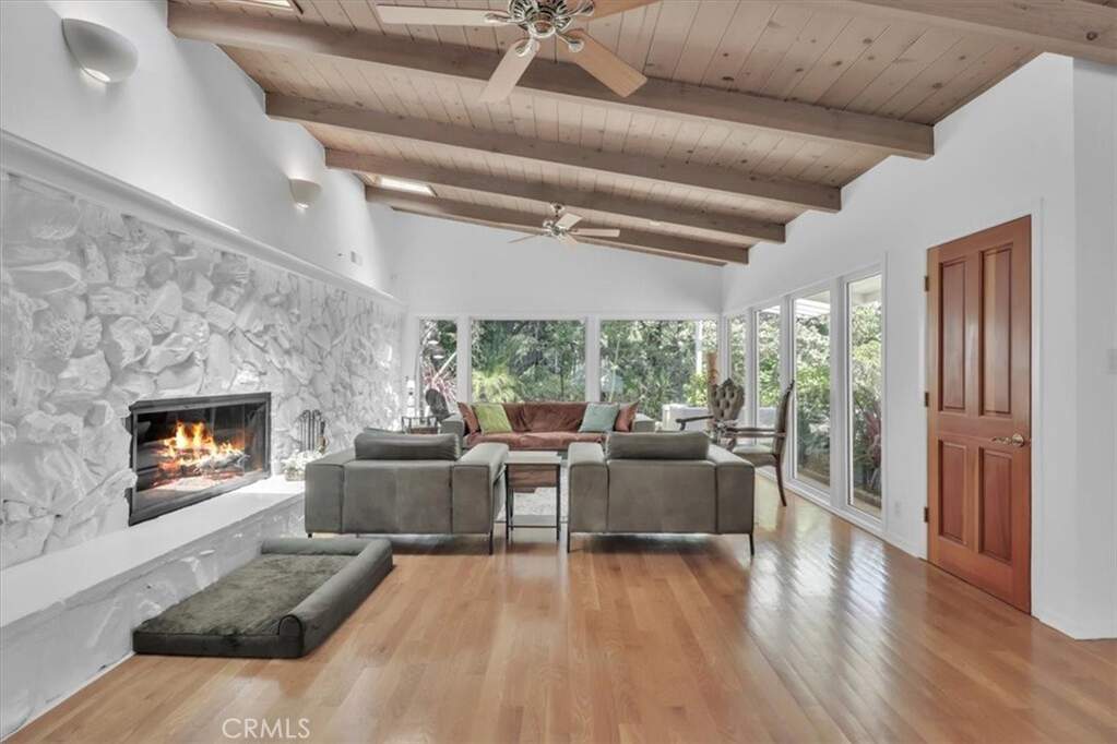 9466 Hidden Valley Place, Beverly Hills, CA 90210
