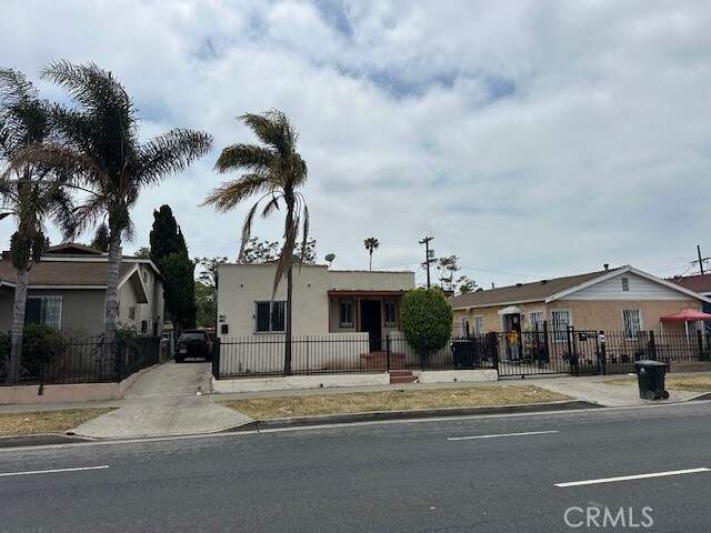 536 W Century Boulevard, Los Angeles, CA 90044