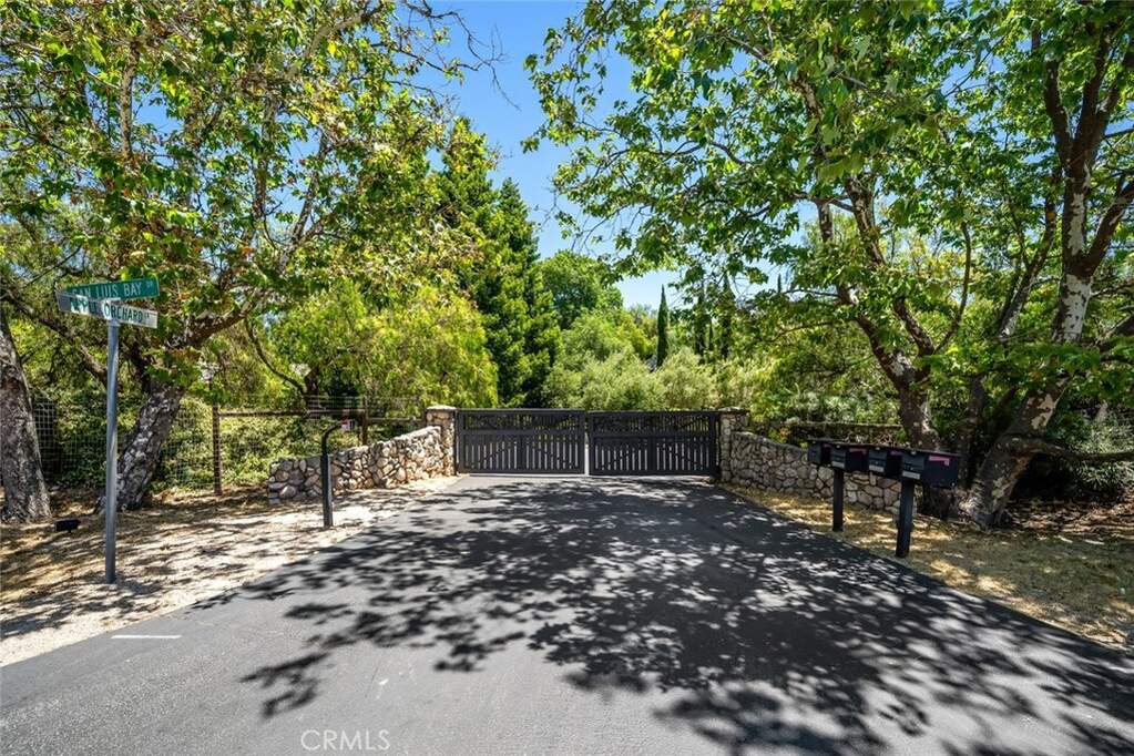 1590 Apple Orchard Lane, Avila Beach, CA 93424