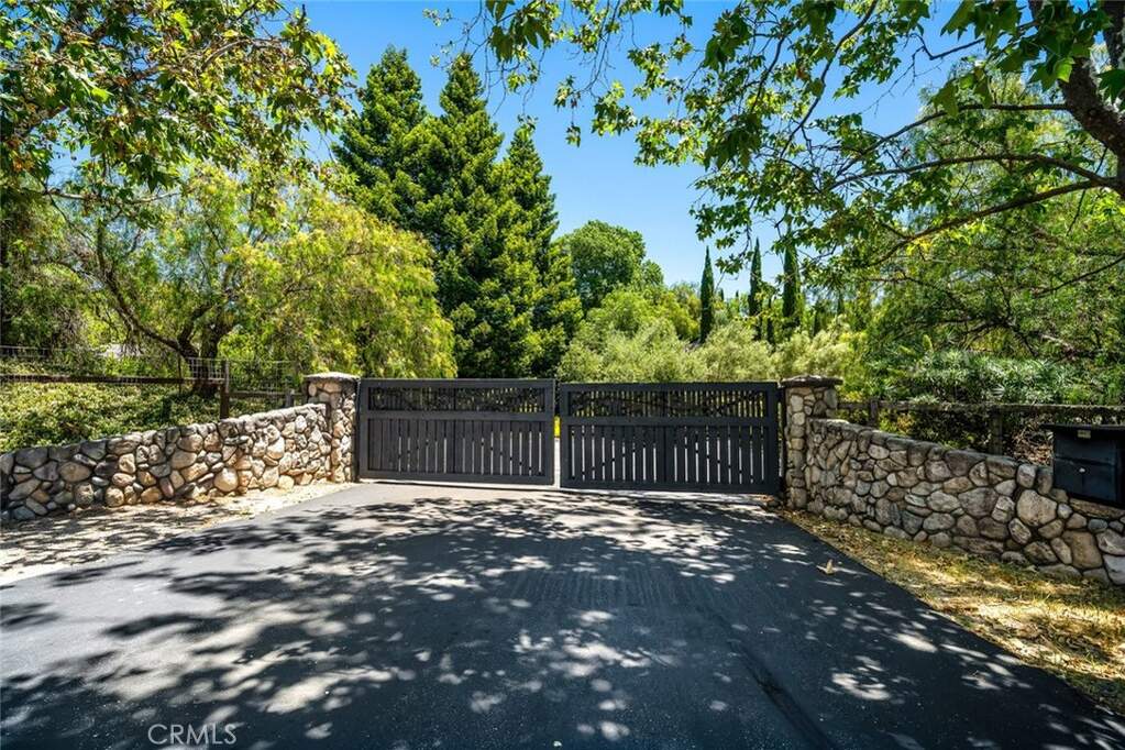1590 Apple Orchard Lane, Avila Beach, CA 93424