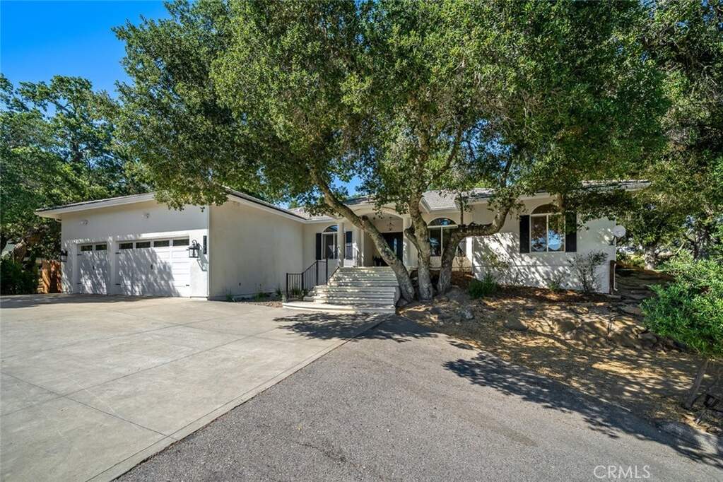 7105 Rayar Road, Atascadero, CA 93422