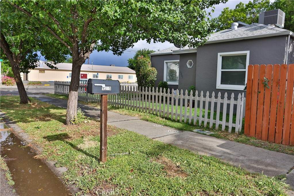 1201 South Street, Corning, CA 96021