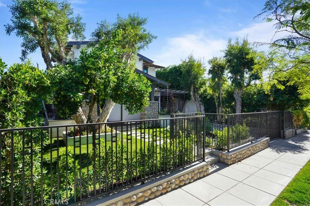 1520 N Sierra Bonita Avenue, Los Angeles, CA 90046 MLS SR23201606