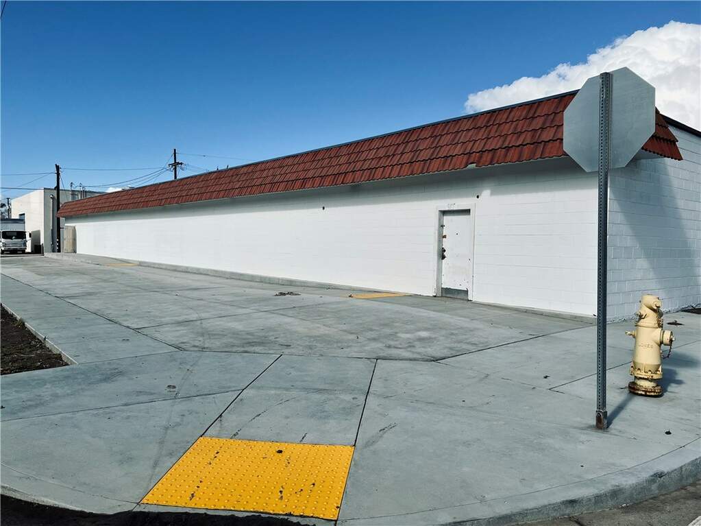 911 E Chestnut Avenue, Lompoc, CA 93436