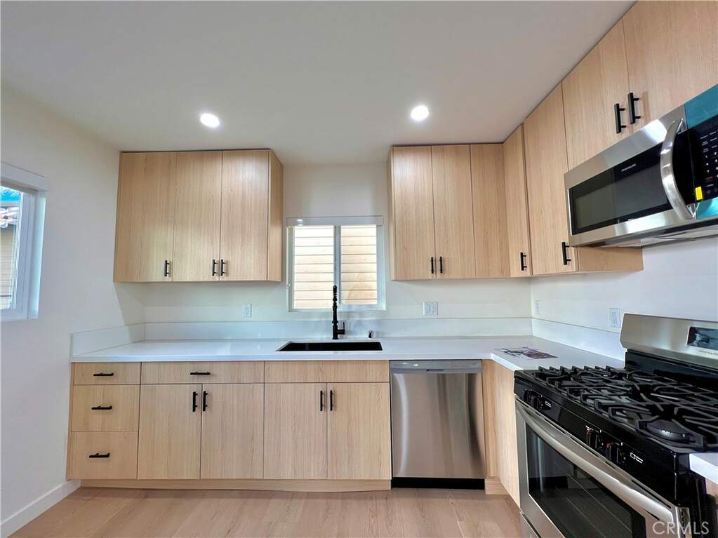 5255 3/4 Denny Avenue, North Hollywood, CA 91601