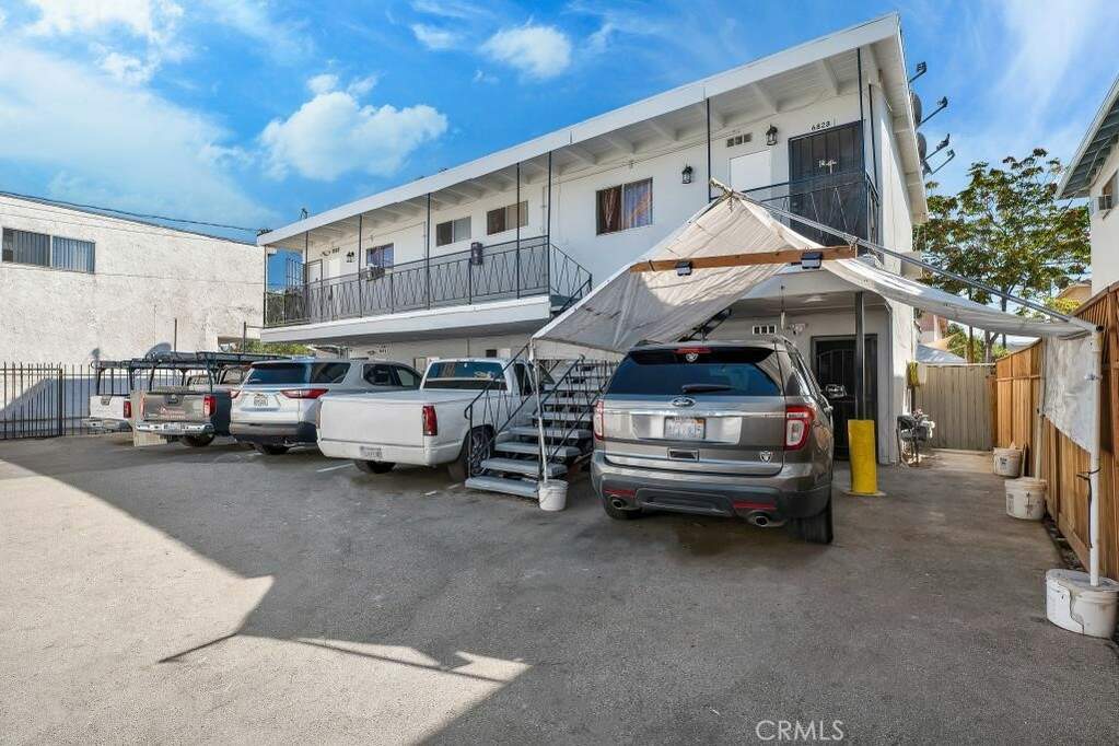 6828 Morella Avenue, North Hollywood, CA 91605