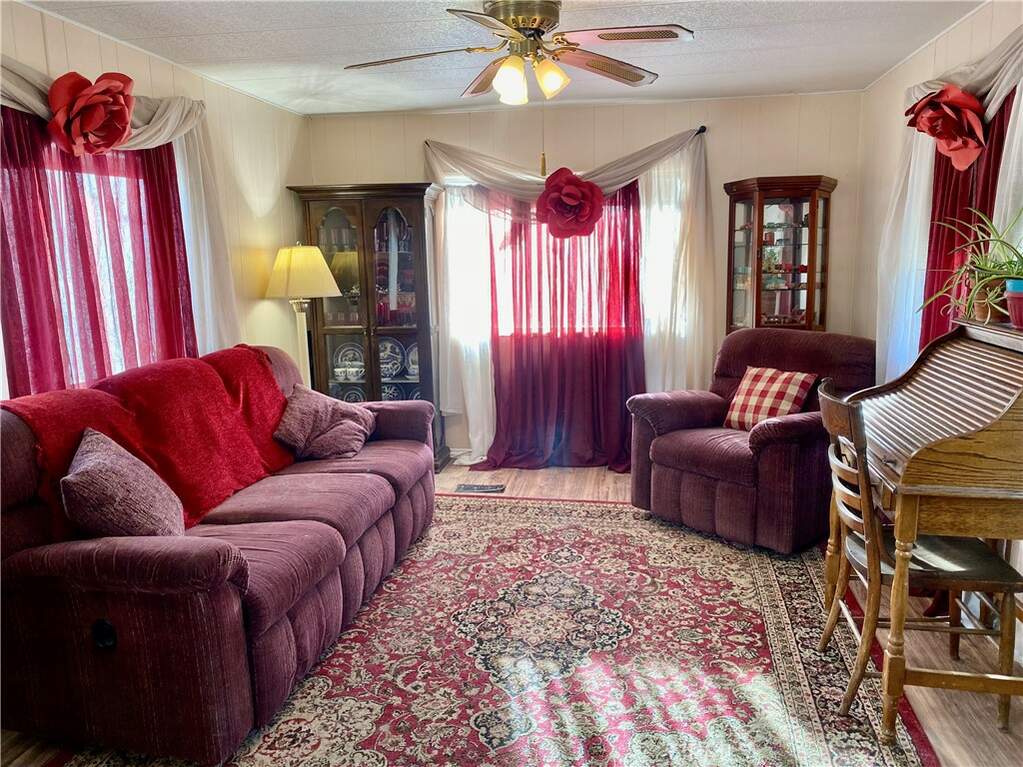 657 Lebec 42, Lebec, CA 93243 MLS SR24050269 Christie's