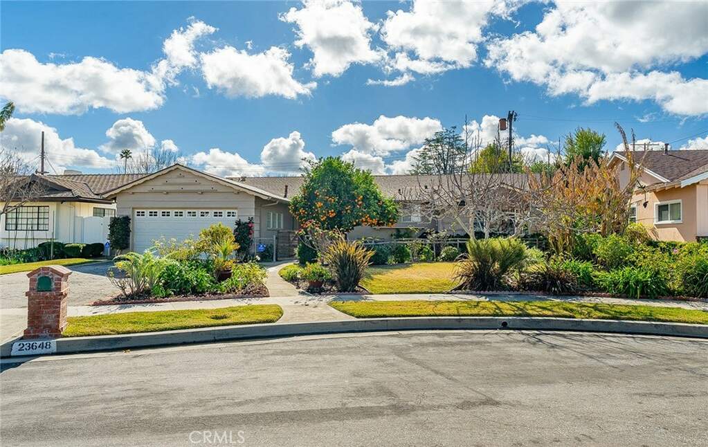 23648 Califa Street, Woodland Hills, CA 91367