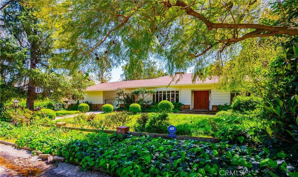 11940 Iredell Street, Studio City, CA 91604