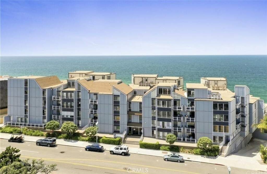 625 Esplanade 42, Redondo Beach, CA 90277 MLS SR24073258 Christie