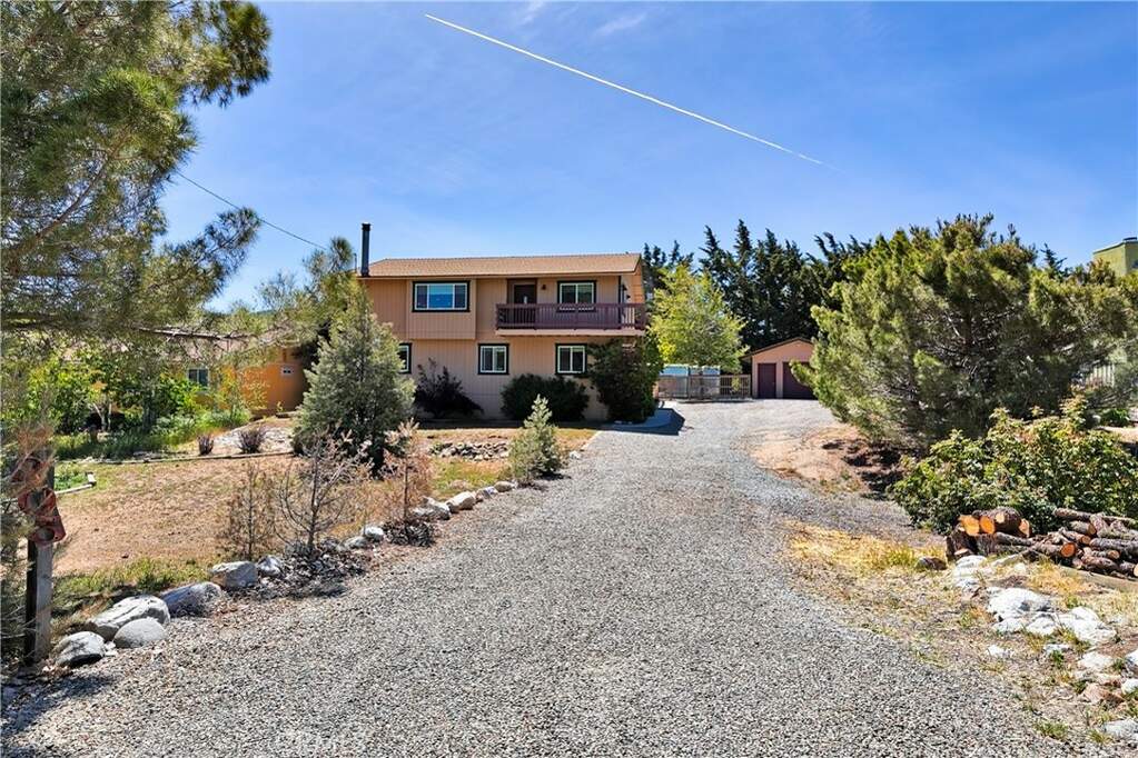 805 Glenbrook Drive, Frazier Park, CA 93225