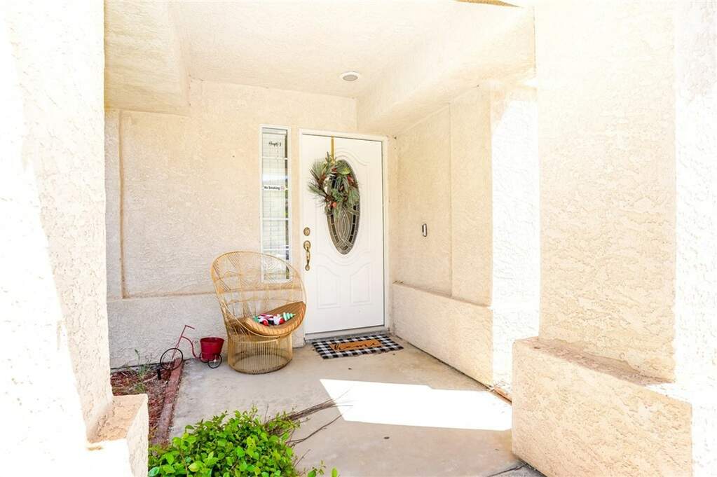 1545 Date Palm Drive, Palmdale, CA 93551 MLS SR24082880 Christie's