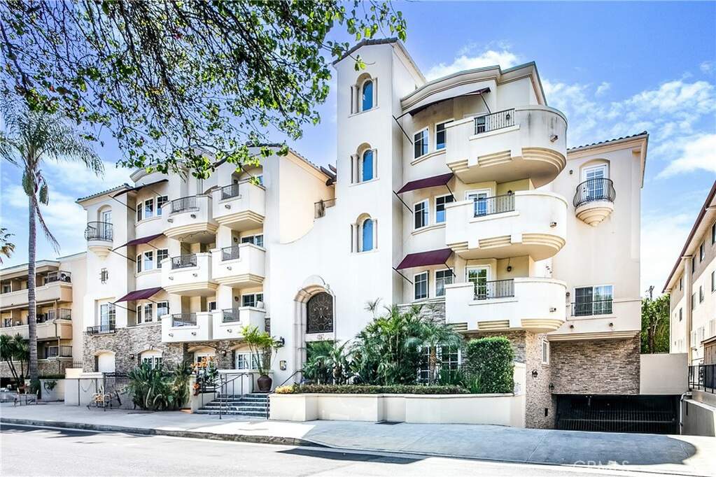 4237 Longridge Avenue #205, Studio City, CA 91604