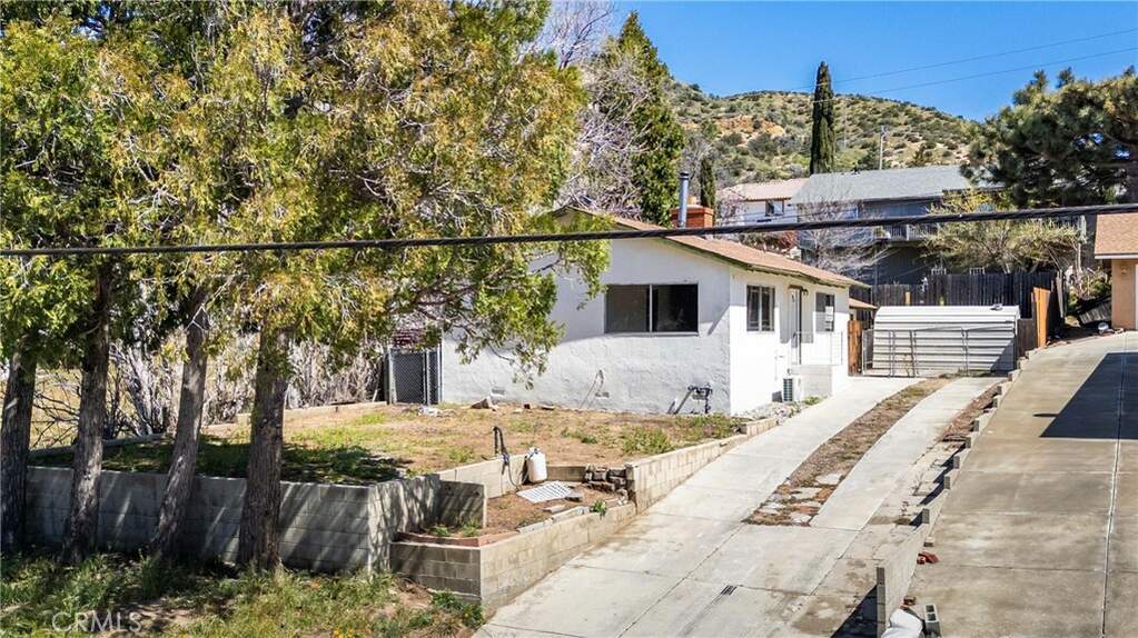14981 Elizabeth Lake Road, Lake Hughes, CA 93532