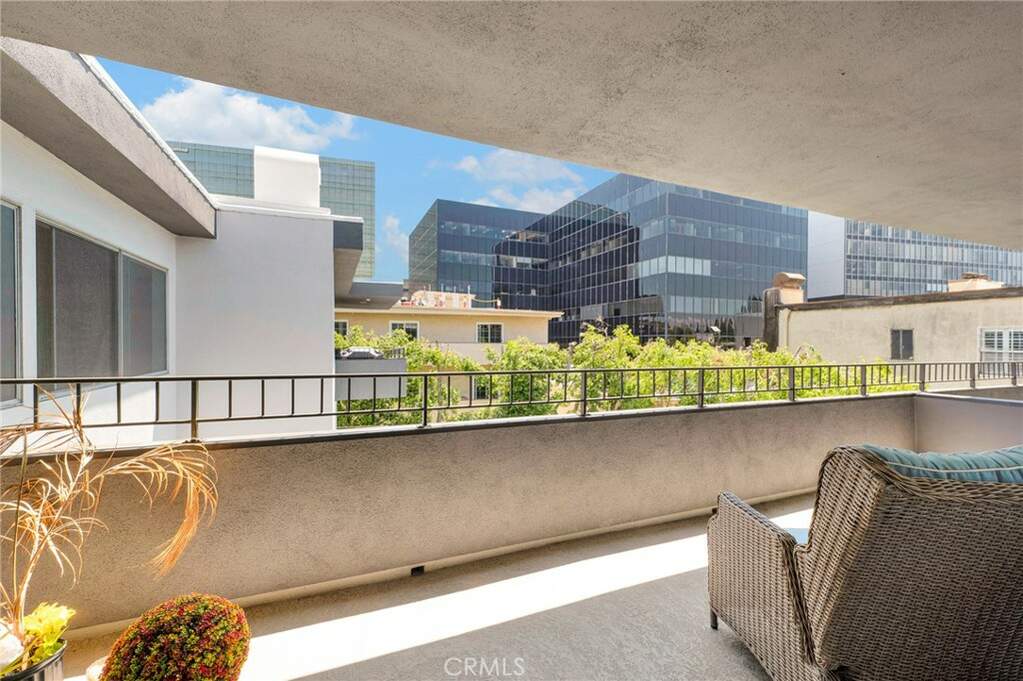 16012 Moorpark Street #302A, Encino, CA 91336