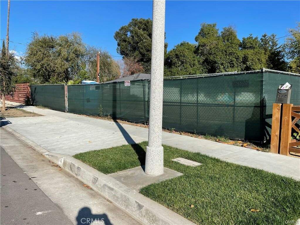 6218 Matilija Ave, Valley Glen, CA 91401