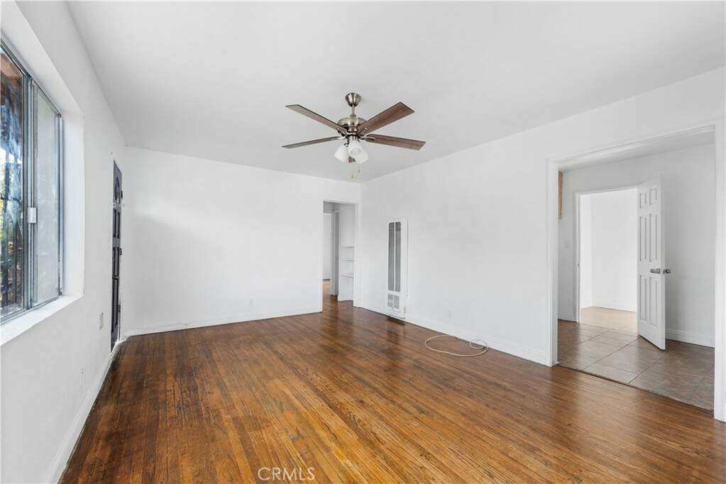 10004 San Fernando Road, Pacoima, CA 91331