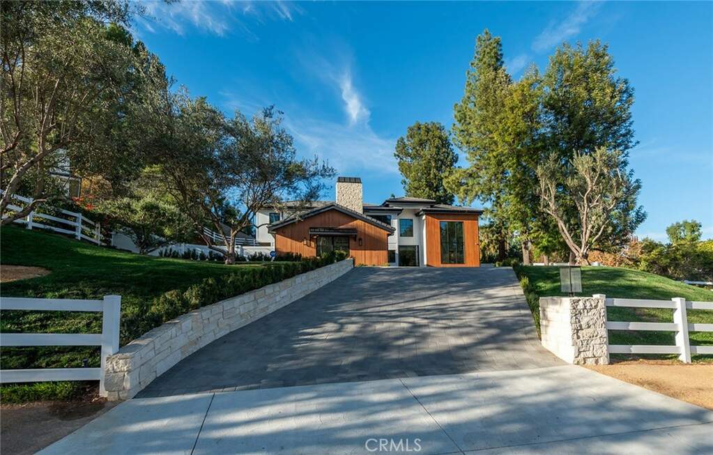 5461 Paradise Valley Road, Hidden Hills, CA 91302