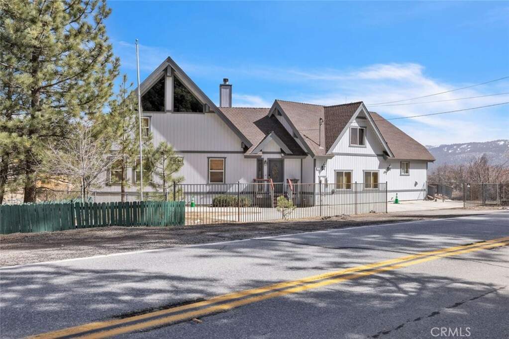 39107 N Shore Drive, Fawnskin, CA 92333