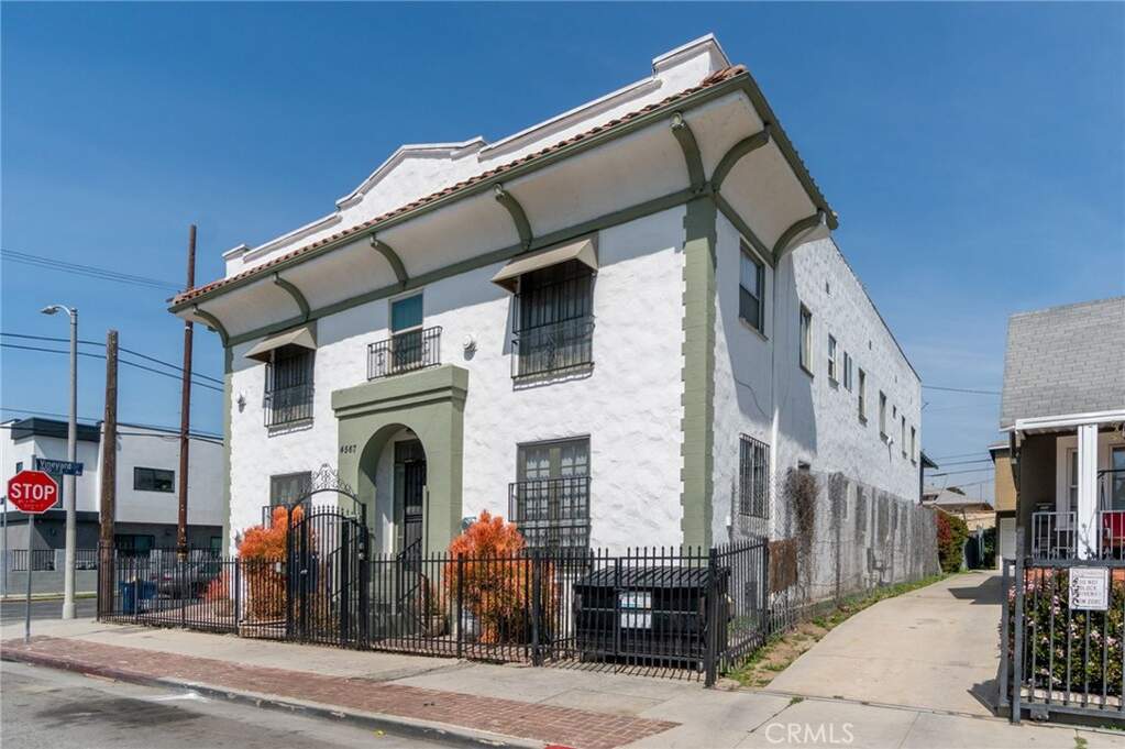 4567 Pickford Street, Los Angeles, CA 90019