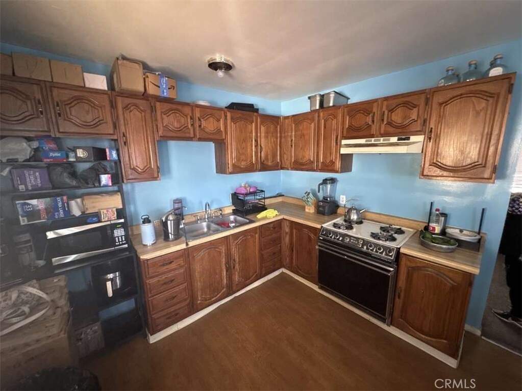 14317 Fox Street, San Fernando, CA 91340