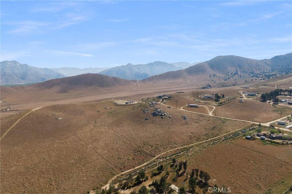 4910 Cimarron Drive, Weldon, CA 93283