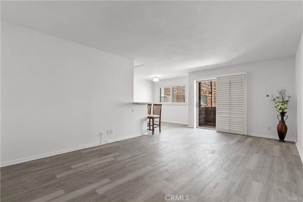 5349 Newcastle Avenue #18, Encino, CA 91316