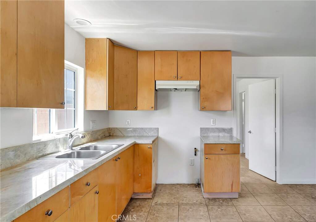 6827 Simpson Avenue #1, North Hollywood, CA 91605