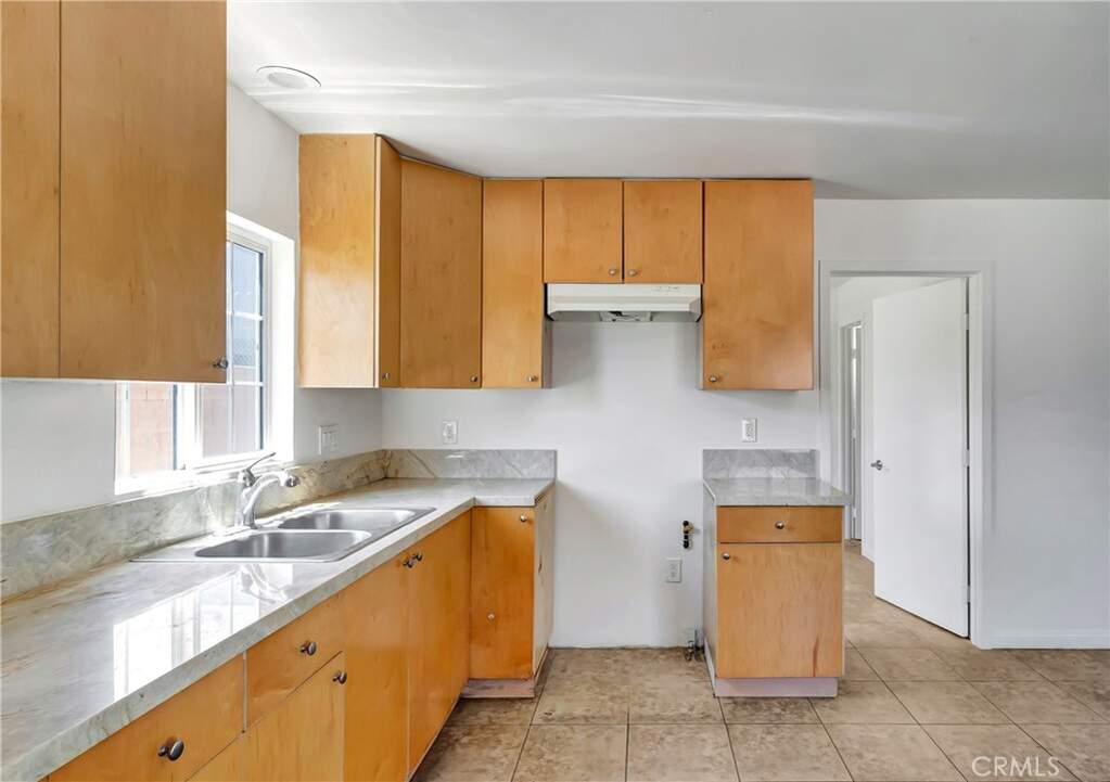 6827 Simpson Avenue #1, North Hollywood, CA 91605