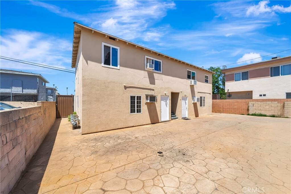 6827 Simpson Avenue #1, North Hollywood, CA 91605