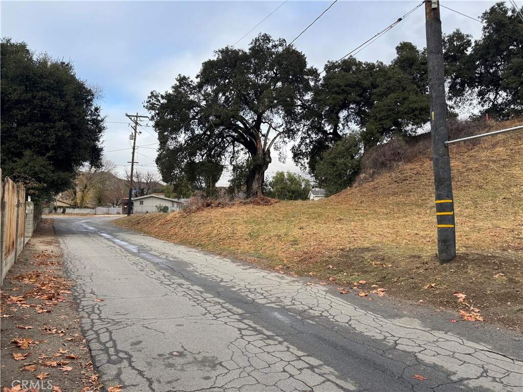 0 10 Lincoln (no Flood Zone!), Val Verde, CA 91384