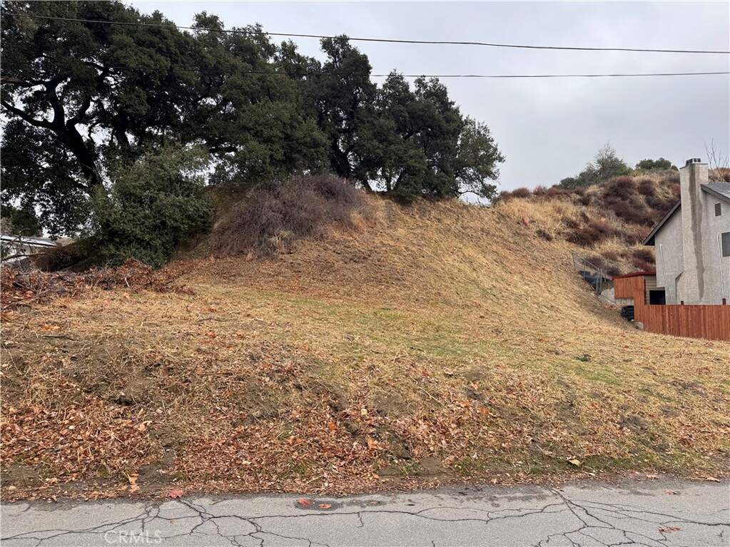 0 10 Lincoln (no Flood Zone!), Val Verde, CA 91384