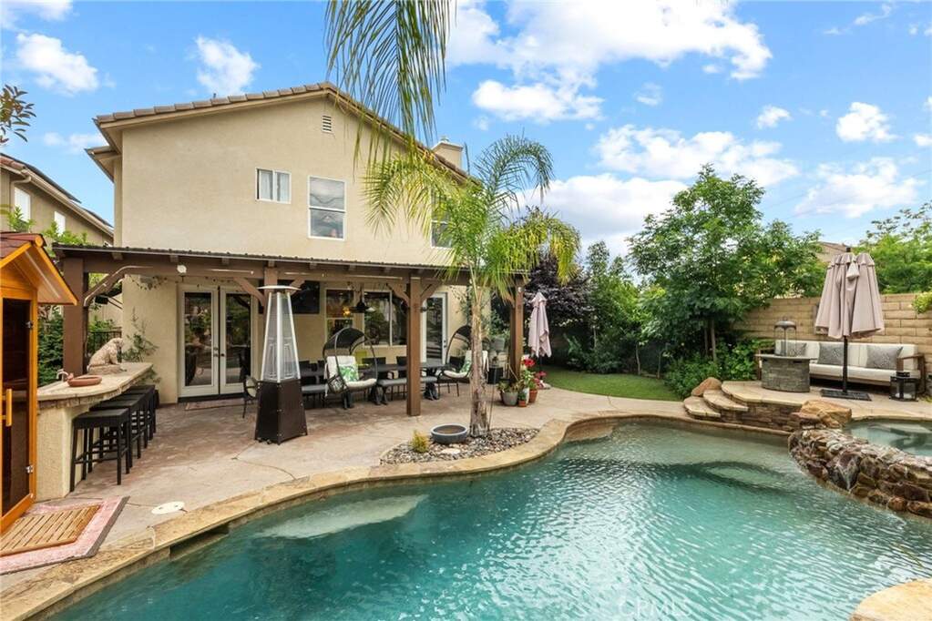 19969 Via Joyce Drive, Saugus, CA 91350