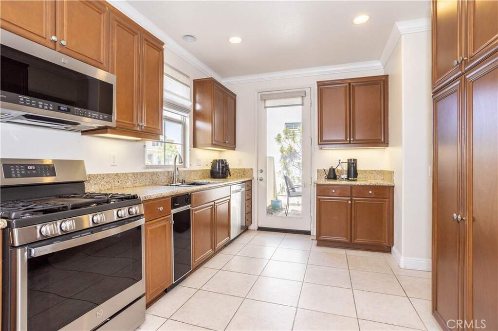 20267 Pienza Lane, Porter Ranch, CA 91326